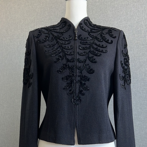 St. John Evening - Black embellished Jacket. GORGEOUS! Like NEW! Size 10 - Picture 2 of 10